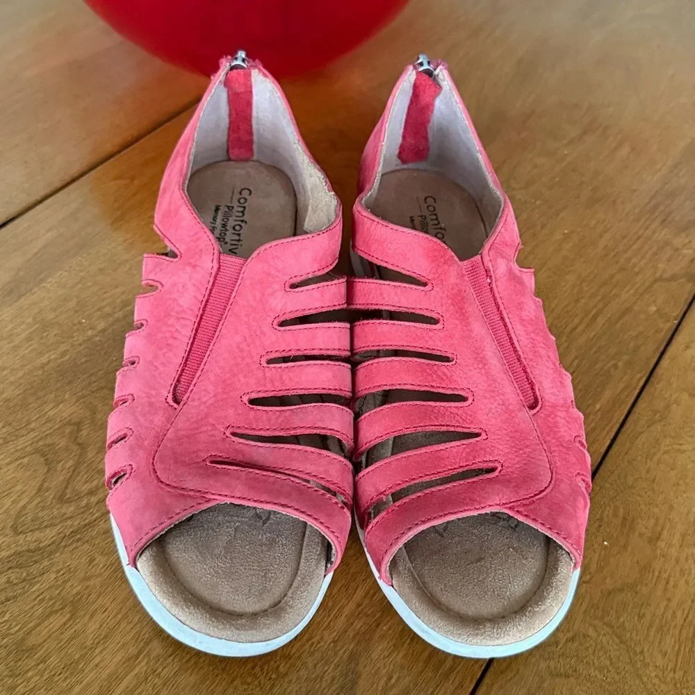 Comfortiva sandals